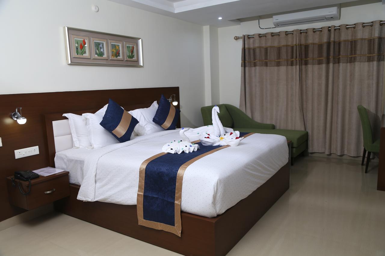 Hotel Suraj Grand Nandyal Esterno foto
