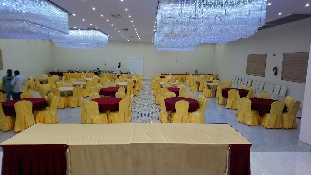 Hotel Suraj Grand Nandyal Esterno foto